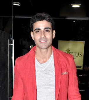 Saras Y Kumud